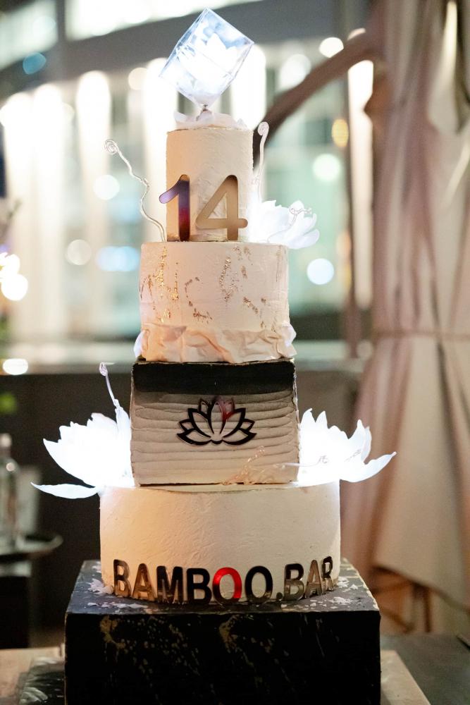 слайд №10 : 14 лет Bamboo.Bar